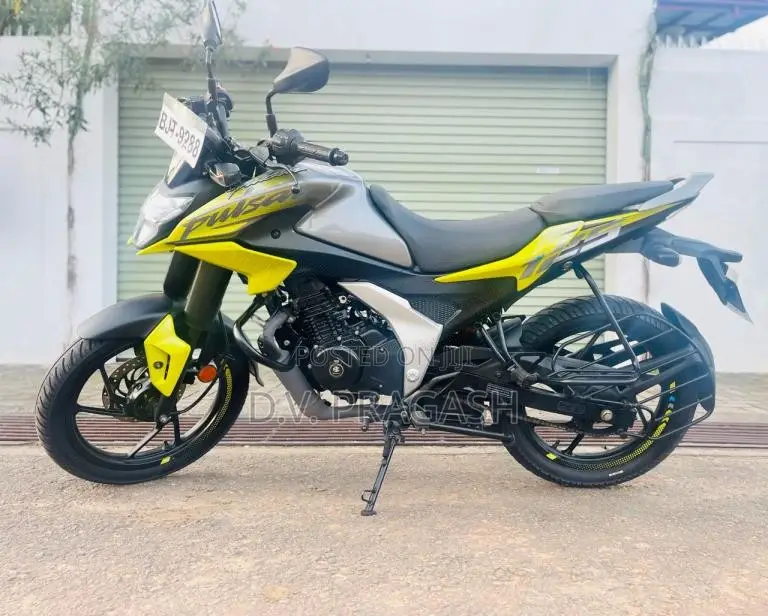 Bajaj Pulsar 2025 Motorbike (Used)