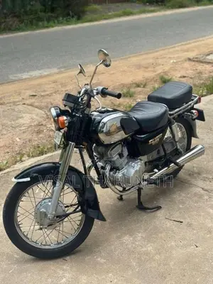 Honda CD 125 Benly 2005 Motorbike (Used)
