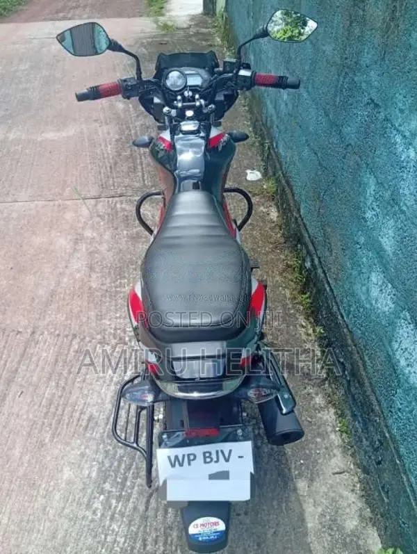 Bajaj Discover 2025 Motorbike (Used)