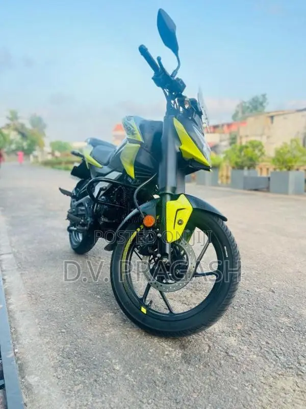 Bajaj Pulsar 2025 Motorbike (Used)