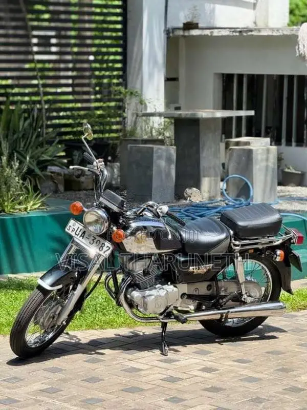 Honda CD 125 Benly 2005 Motorbike (Used)