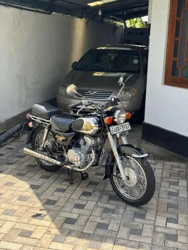 Honda CD 125 Benly 2005 Motorbike (Used)