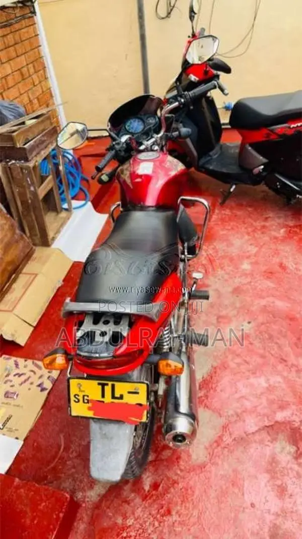 Hero-Honda Glamour 2006 Motorbike (Used)
