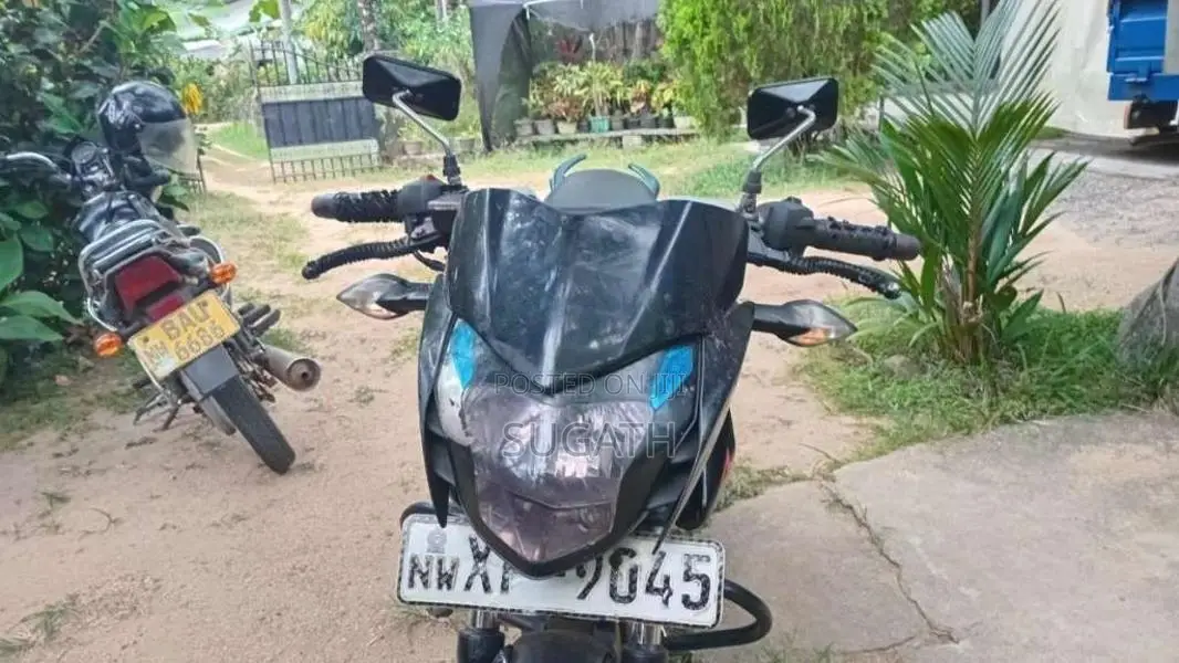 Bajaj Pulsar 2012 motorcycle (Used)