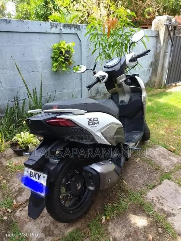 Hero Xoom 2025 Motorbike (Used)