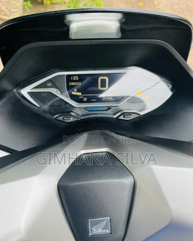 Honda Pcx 125 2025 Motorbike (Used)