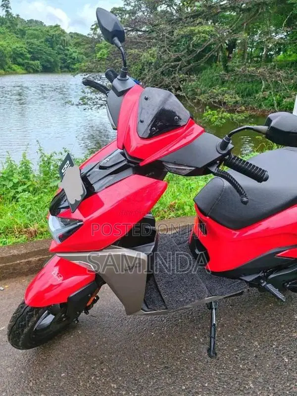 Hero Xoom 2025 Motorbike (Used)