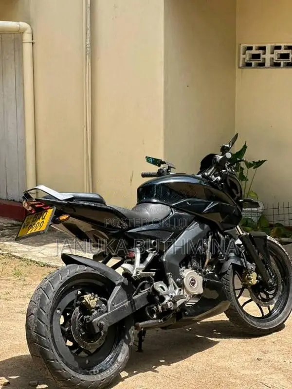 Bajaj Pulsar NS200 2020 Motorbike (Used)