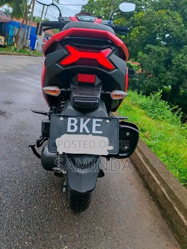 Hero Xoom 2025 Motorbike (Used)