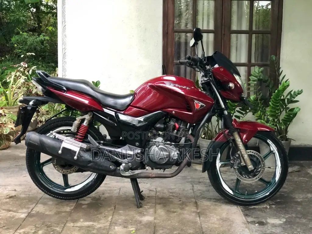 Hero-Honda Hunk 2011 Motorbike (Used)