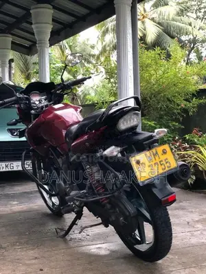 Hero-Honda Hunk 2011 Motorbike (Used)