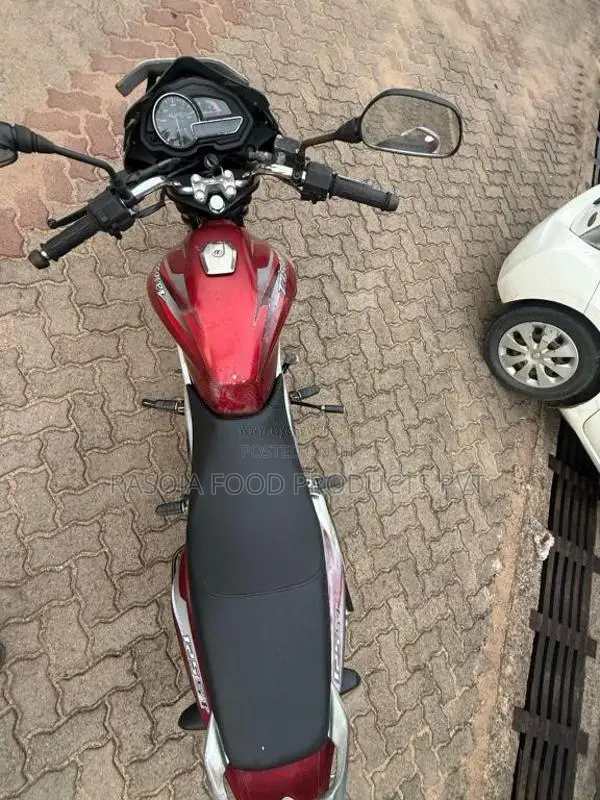 Bajaj Discover 2013 Motorbike (Used)