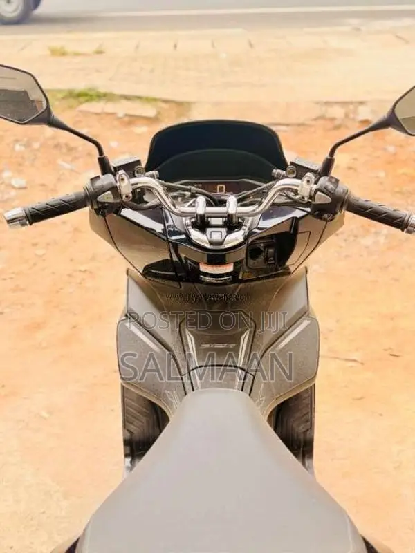Honda Pcx 2024 Motorbike (Used)