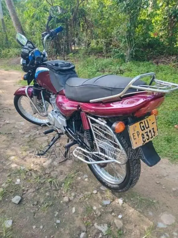 Bajaj Caliber 2004 Motorbike (Used)