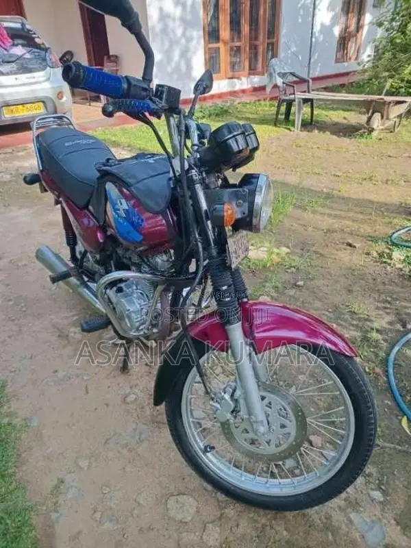 Bajaj Caliber 2004 Motorbike (Used)