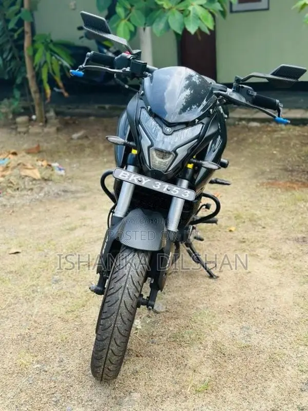 Bajaj Pulsar NS200 2025 Motorbike (Used)
