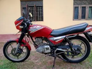 Suzuki GS125 2001 Motorbike (Used)