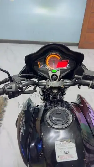 Hero Hunk 2015 Motorbike (Used)