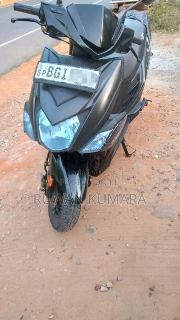 Yamaha ZR 2018 Motorbike (Used)