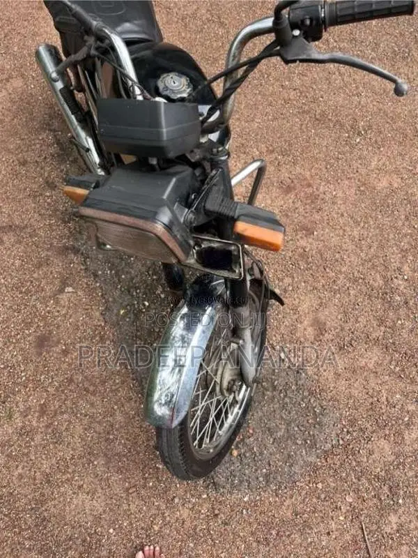 Hero-Honda Cd100 2004 Motorbike (Used)