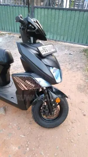 Yamaha ZR 2018 Motorbike (Used)