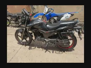 Hero-Honda Hunk 2015 Motorbike (Used)