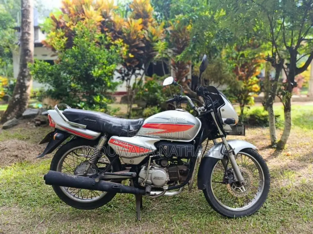Hero-Honda Super Splendor 2005 Motorbike (Used)