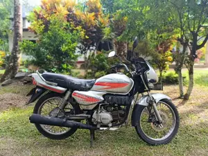 Hero-Honda Super Splendor 2005 Motorbike (Used)