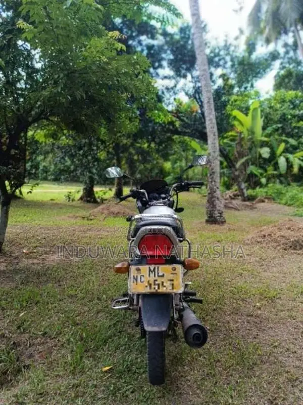 Hero-Honda Super Splendor 2005 Motorbike (Used)