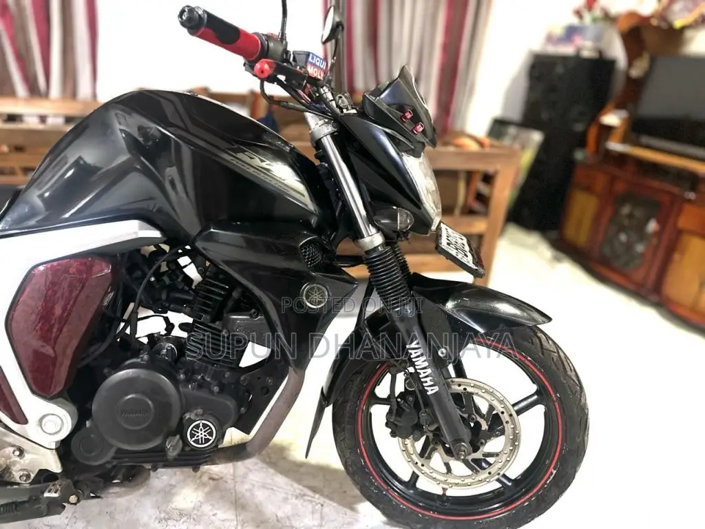 Yamaha Fz Version 2.0 2016 Motorbike (Used)