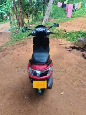 Hero Maestro 2018 Motorbike (Used)