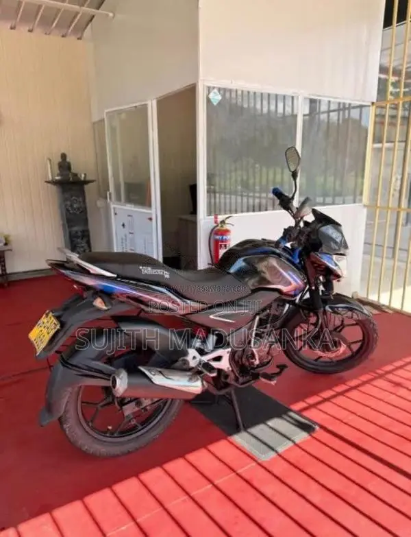 Bajaj Discover 2014 Motorbike (Used)