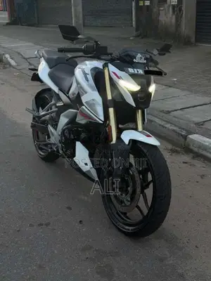 Bajaj Pulsar N160 Premium 2025 Motorbike (Used)