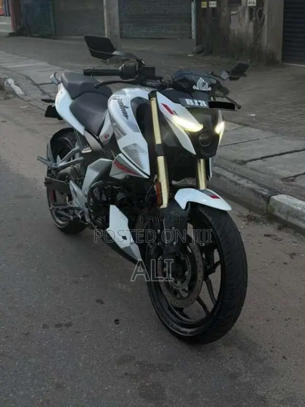 Bajaj Pulsar N160 Premium 2025 Motorbike (Used)