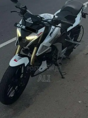 Bajaj Pulsar N160 Premium 2025 Motorbike (Used)