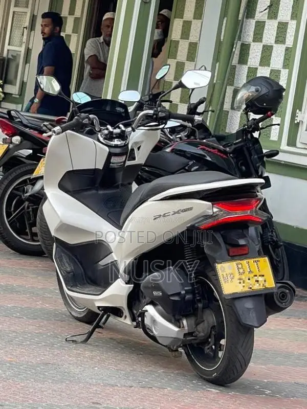 Honda Pcx 2019 Motorbike (Used)