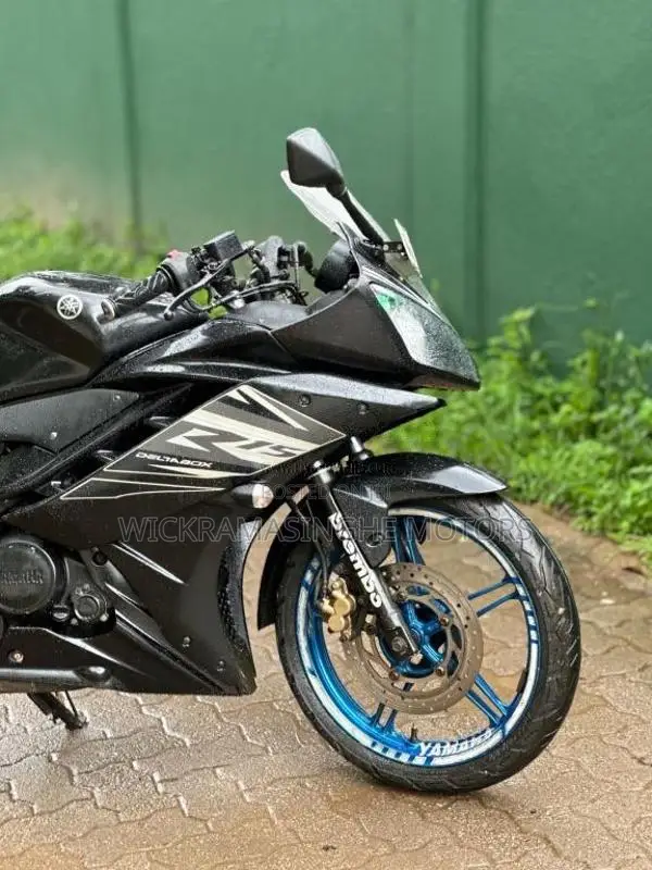 Yamaha R15 2015 Motorbike (Used)
