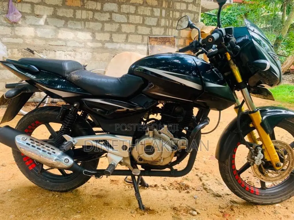 Bajaj Pulsar 2015 Motorbike (Used)