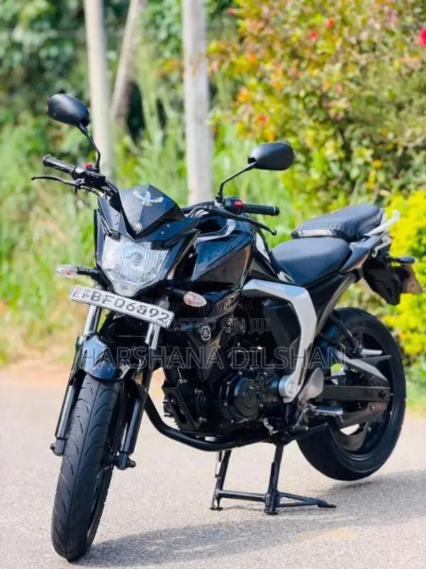 Yamaha FZ Version 2 2015 Motorbike (Used)