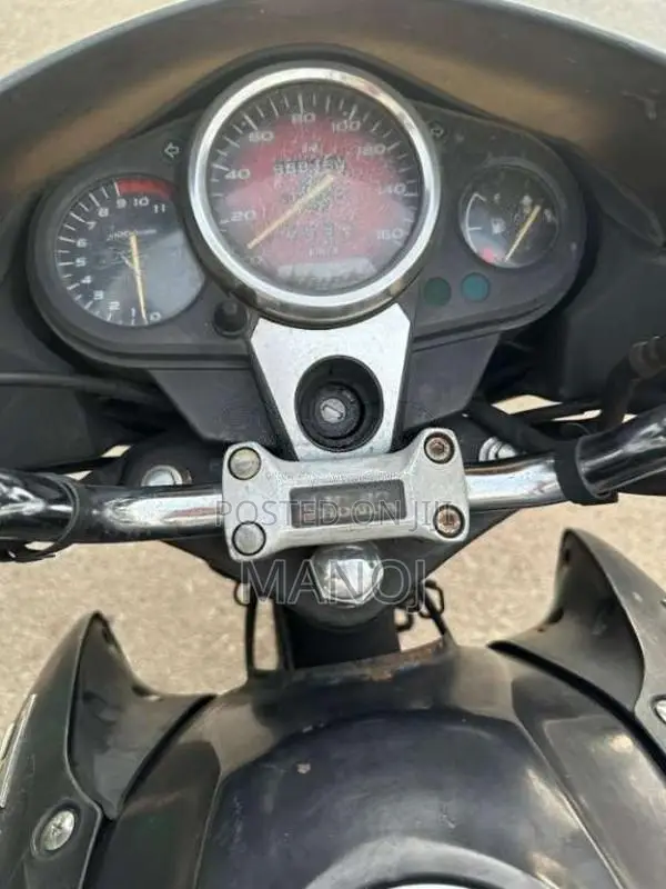 Hero-Honda Hunk 2009 Motorbike (Used)