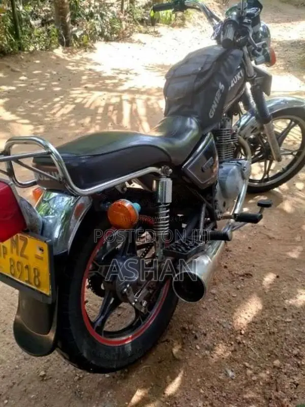 Suzuki GN125 2005 Motorbike (Used)