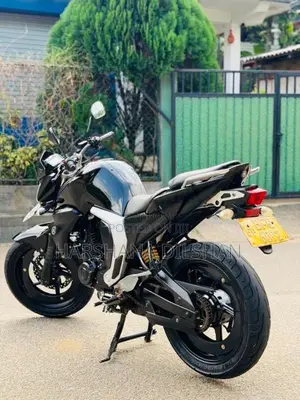 Yamaha FZ Version 2 2015 Motorbike (Used)