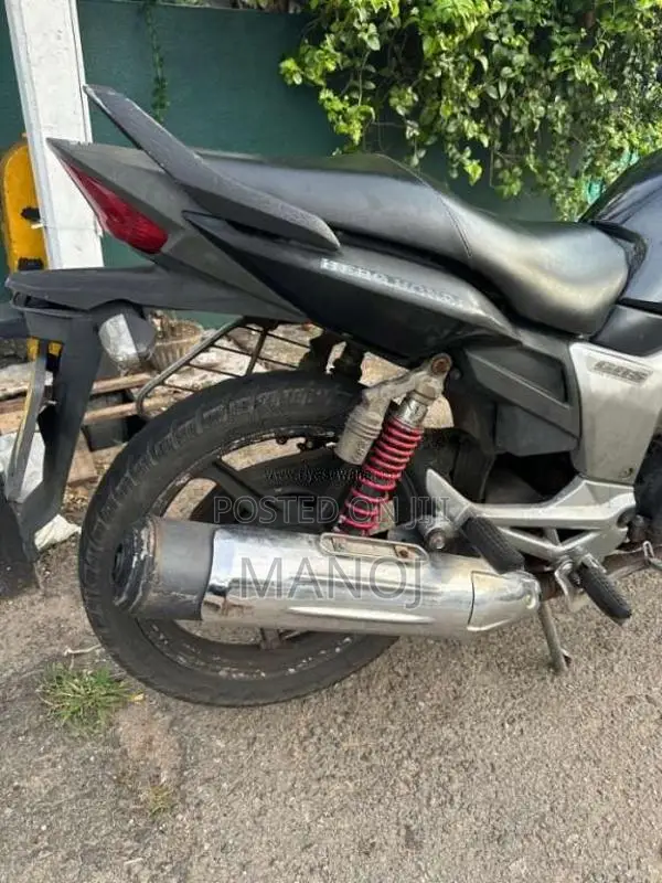 Hero-Honda Hunk 2009 Motorbike (Used)
