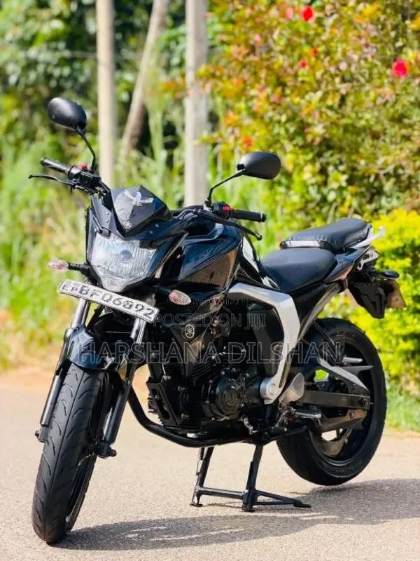 Yamaha FZ Version 2 2015 Motorbike (Used)