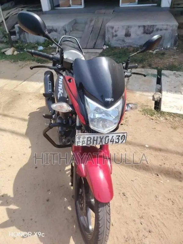 Hero Hunk 2017 Motorbike (Used)