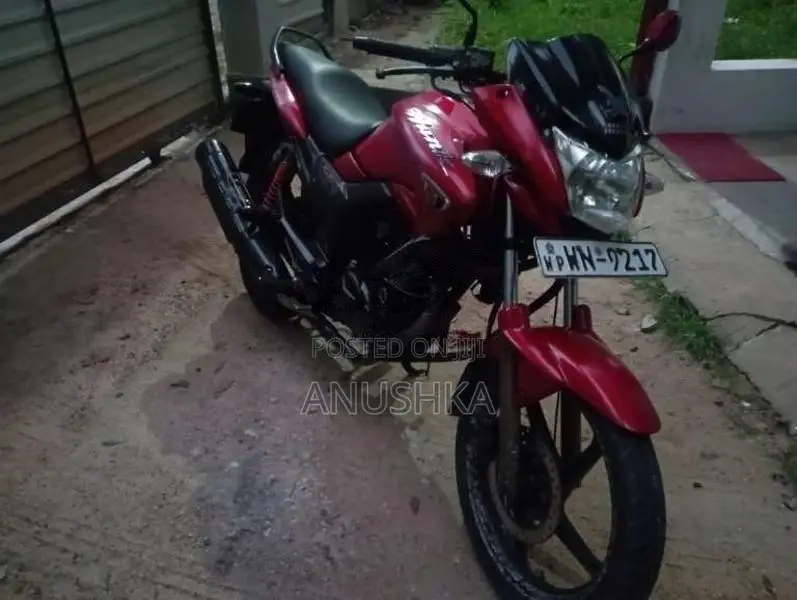 Hero-Honda Hunk 2011 Motorbike (Used)