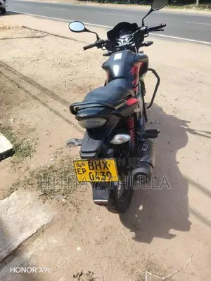 Hero Hunk 2017 Motorbike (Used)