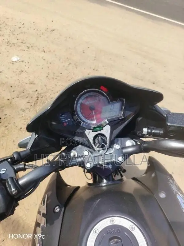 Hero Hunk 2017 Motorbike (Used)