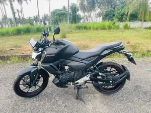 Yamaha FZ V4 2025 Motorbike (Used)