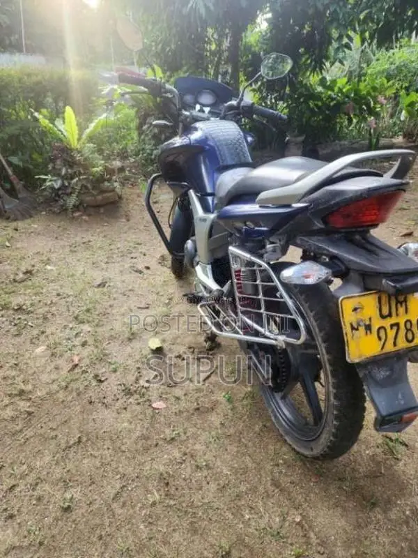 Hero-Honda Hunk 2009 Motorbike (Used)